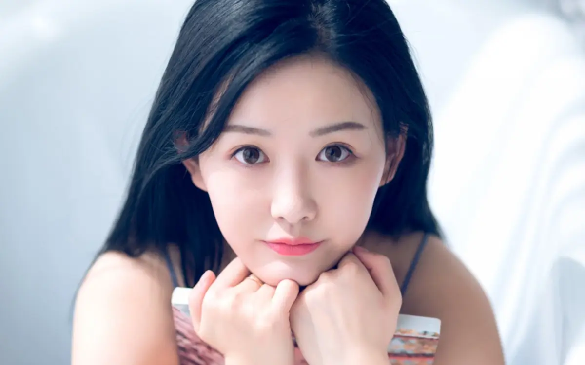 塔城哈尔滨私人伴游燕子