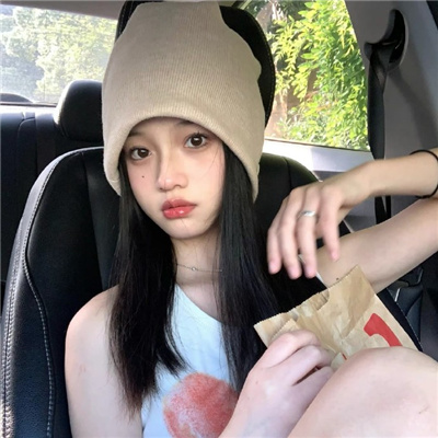 塔城伴游女生丛河灵的资料